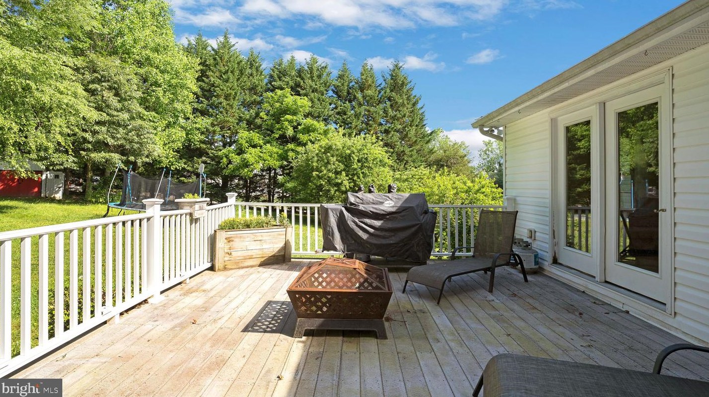 6641 Greenhill Ct, Huntingtown MD 20639-3210 exterior