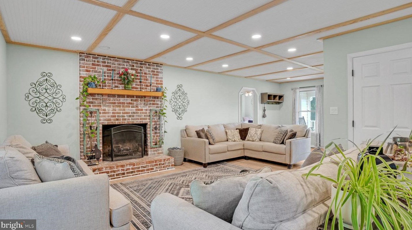 6641 Greenhill Ct, Huntingtown MD 20639-3210 exterior