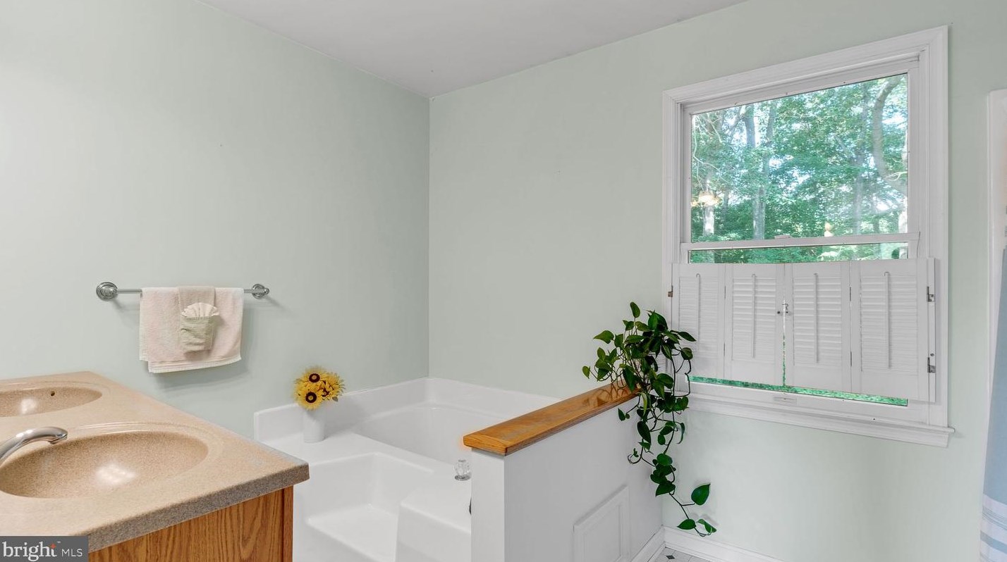 6641 Greenhill Ct, Huntingtown MD 20639-3210 exterior