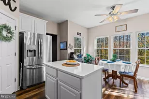 3235 Mills Pond Dr, Port Republic, MD 20676 - Photo 7