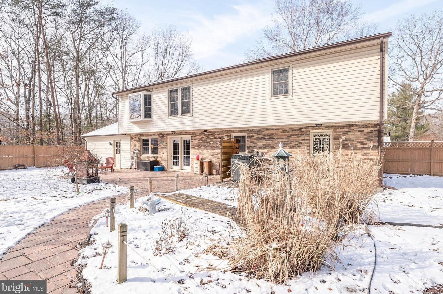 8305 Apple Creek Pl, Waldorf MD  20603-6118 exterior