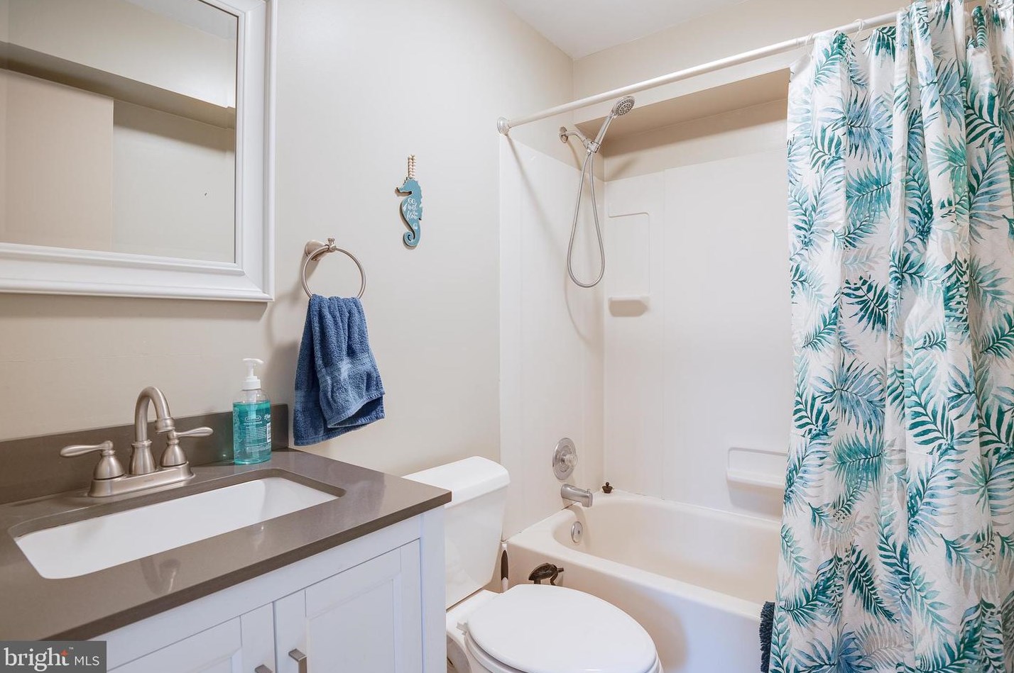8305 Apple Creek Pl, Waldorf MD  20603-6118 exterior
