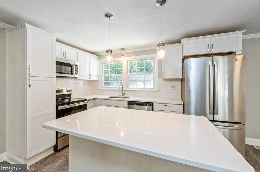 12301 Grosstown Rd, Hughesville MD  20637-2101 exterior