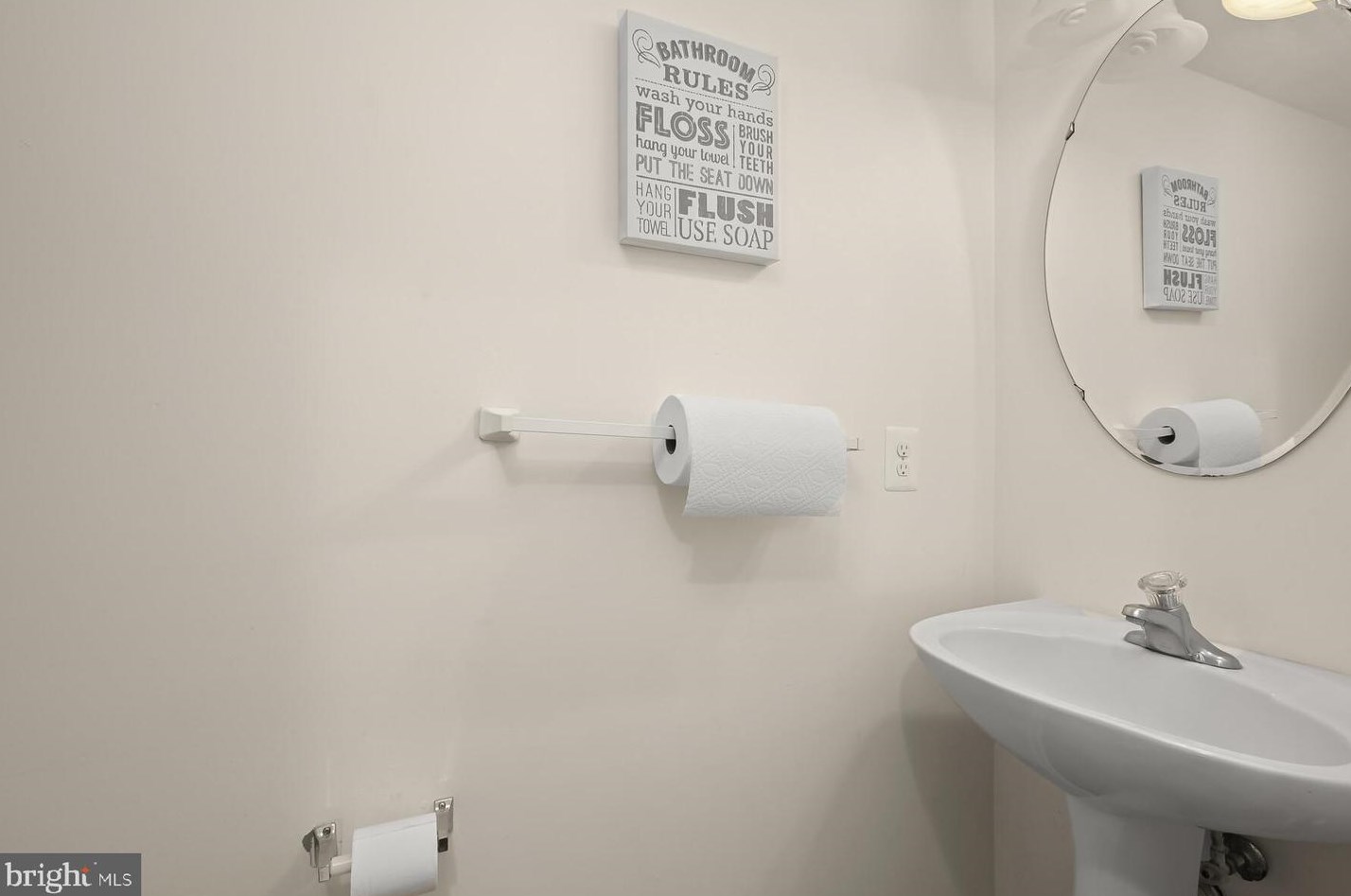 10543 Sugarberry St, Waldorf MD  20603-5715 exterior