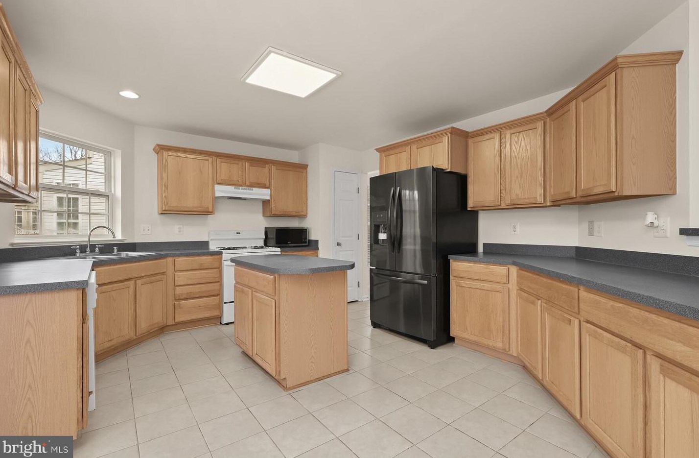 10543 Sugarberry St, Waldorf MD  20603-5715 exterior