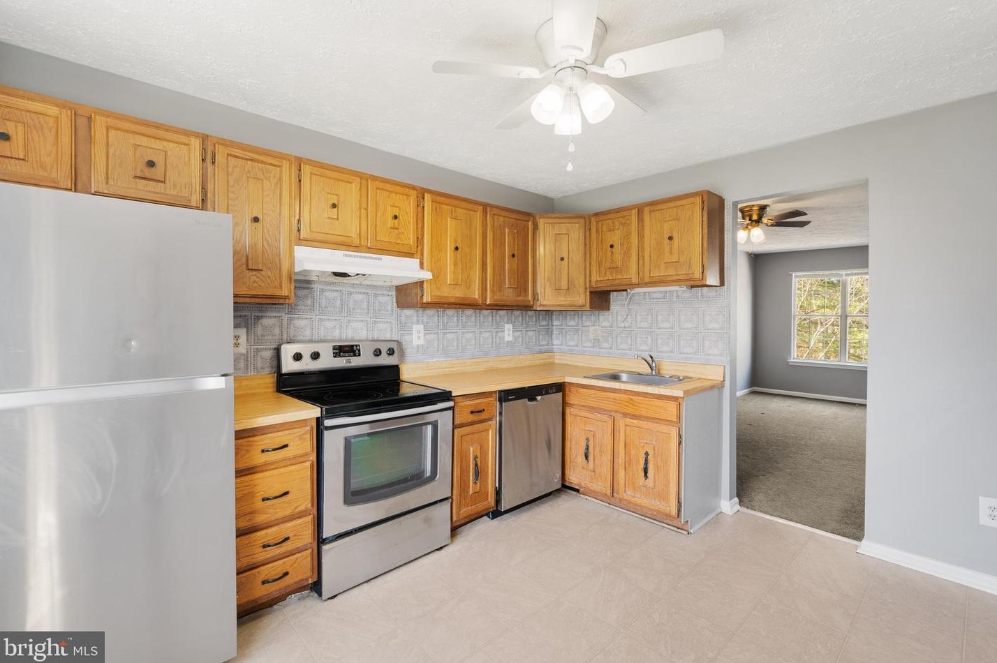4208 Drake Ct, Waldorf MD  20603-4558 exterior