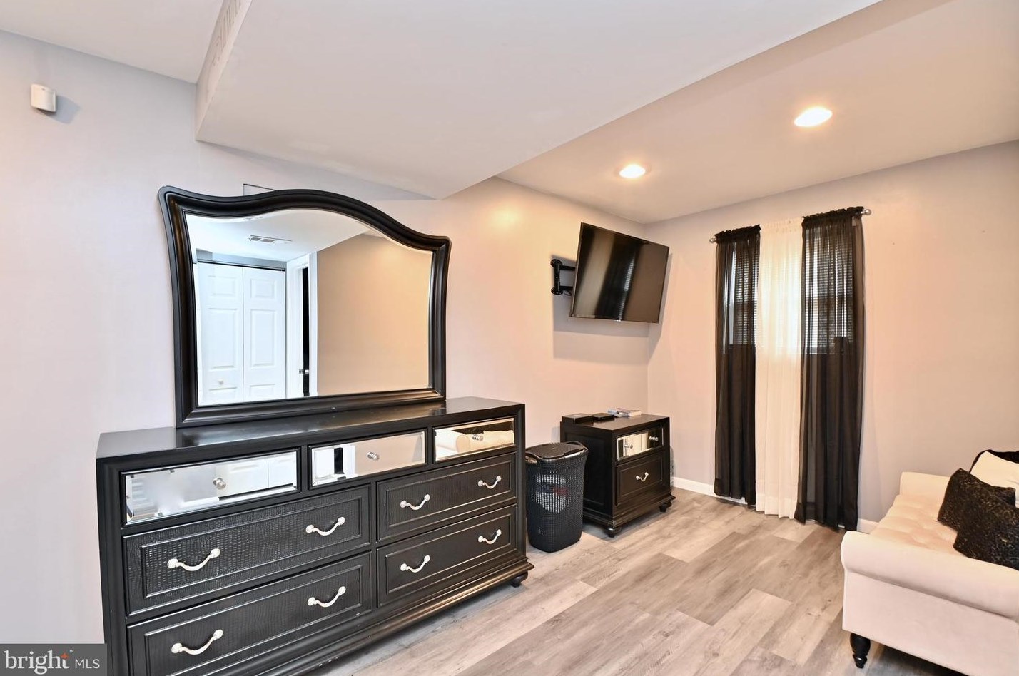 1698 Pin Oak Dr, Waldorf MD  20601-3540 exterior