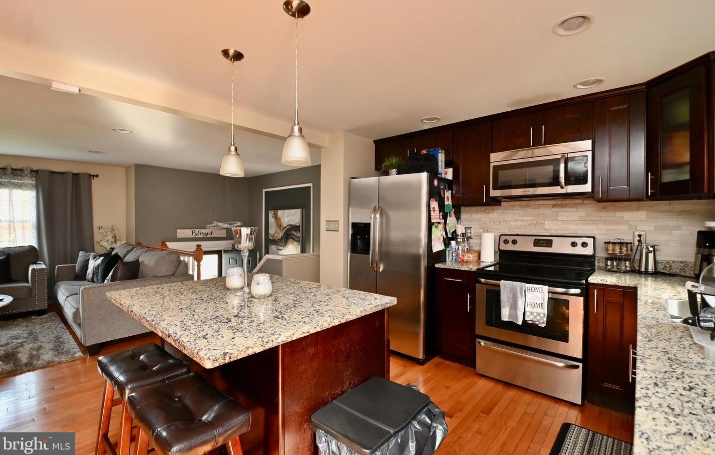 1698 Pin Oak Dr, Waldorf MD  20601-3540 exterior