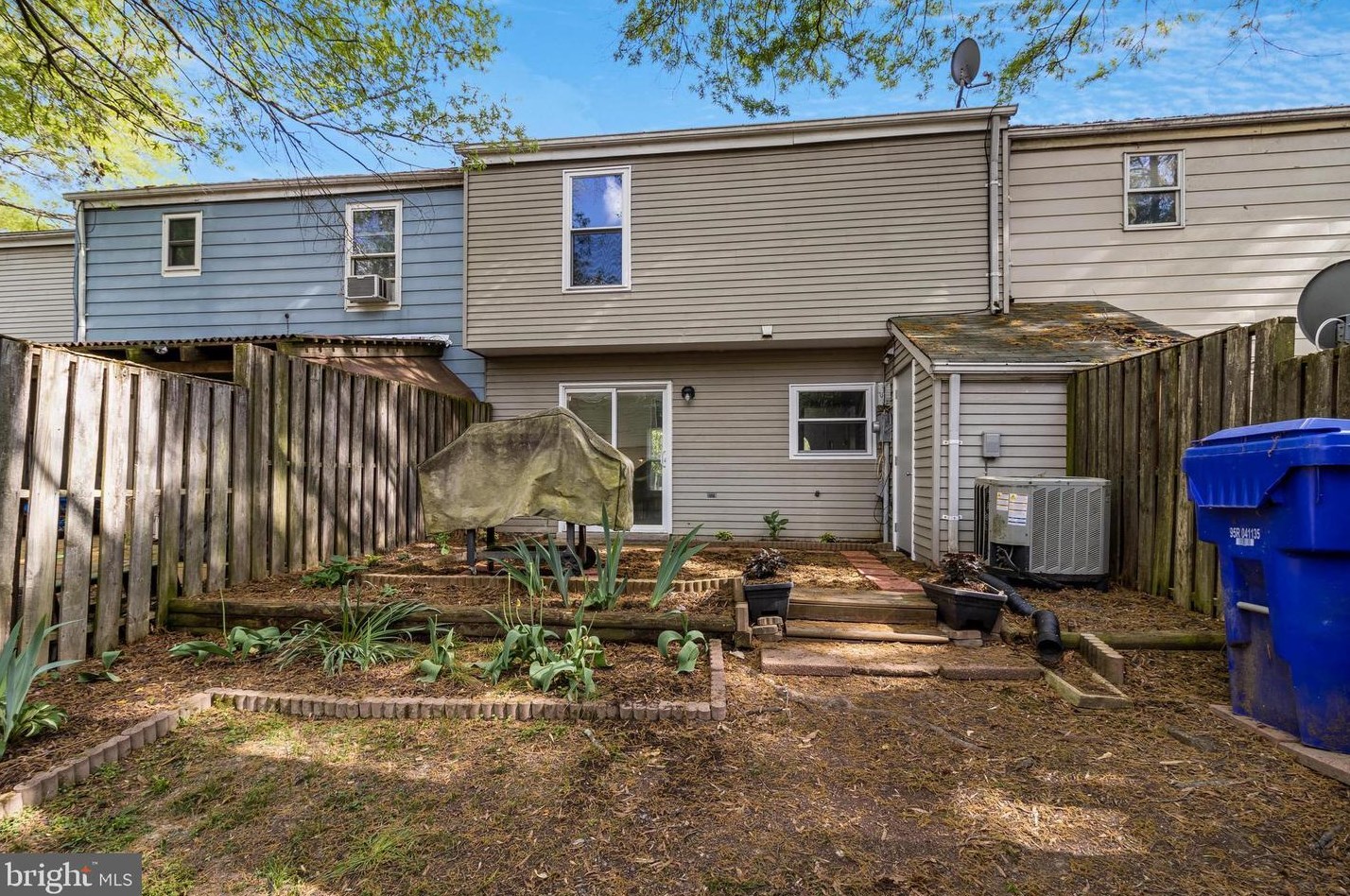 2633 Rooks Head Pl, Waldorf MD  20602-2056 exterior