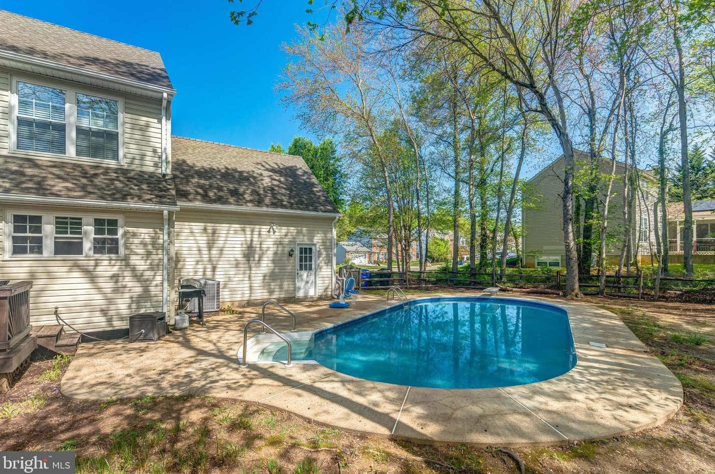 11642 Cygnet Dr, Waldorf MD  20601-2633 exterior