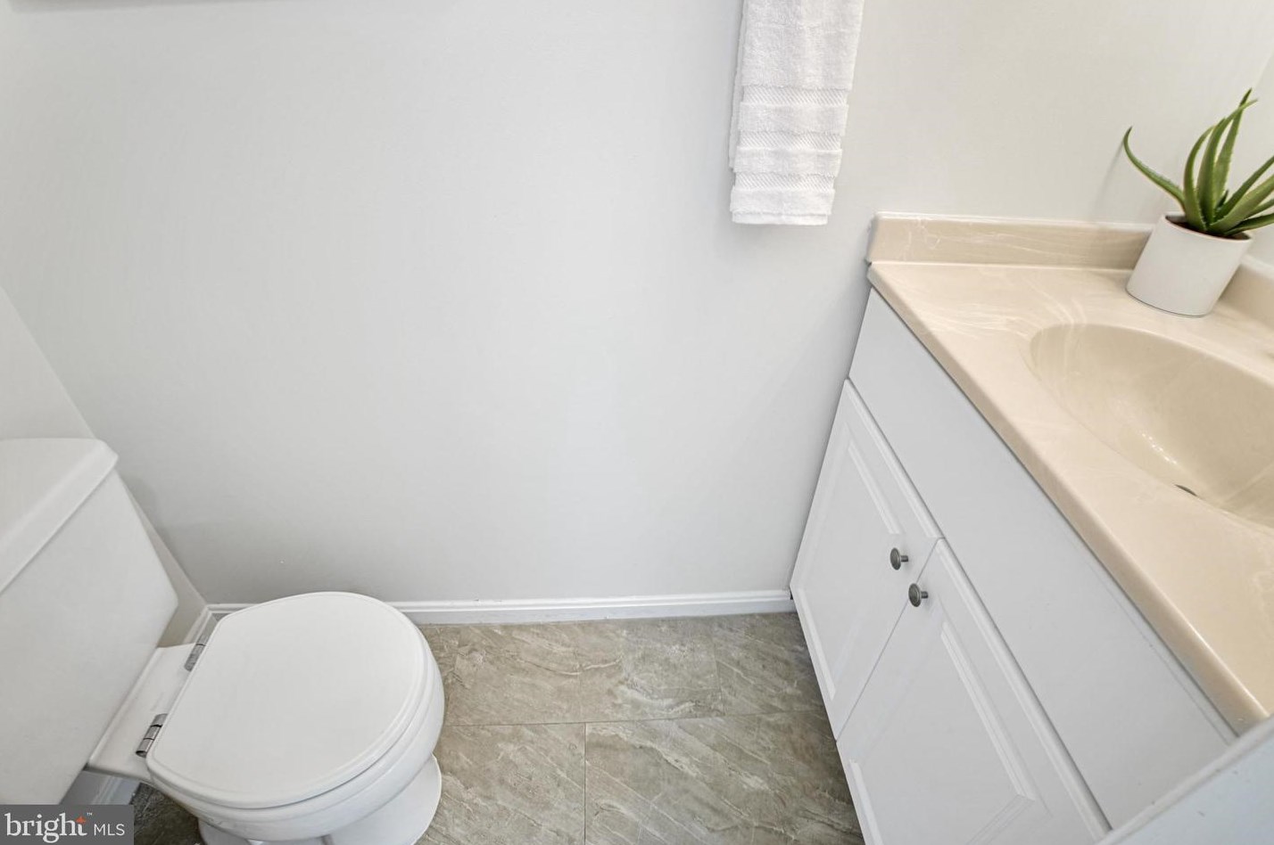 2336 Alava Ct, Waldorf MD  20603-3212 exterior