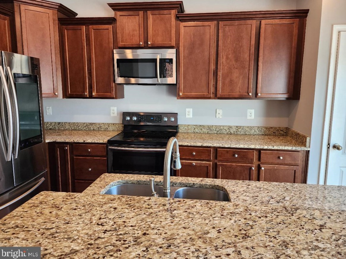 11709 Palm Desert Pl, Waldorf MD  20602-5100 exterior