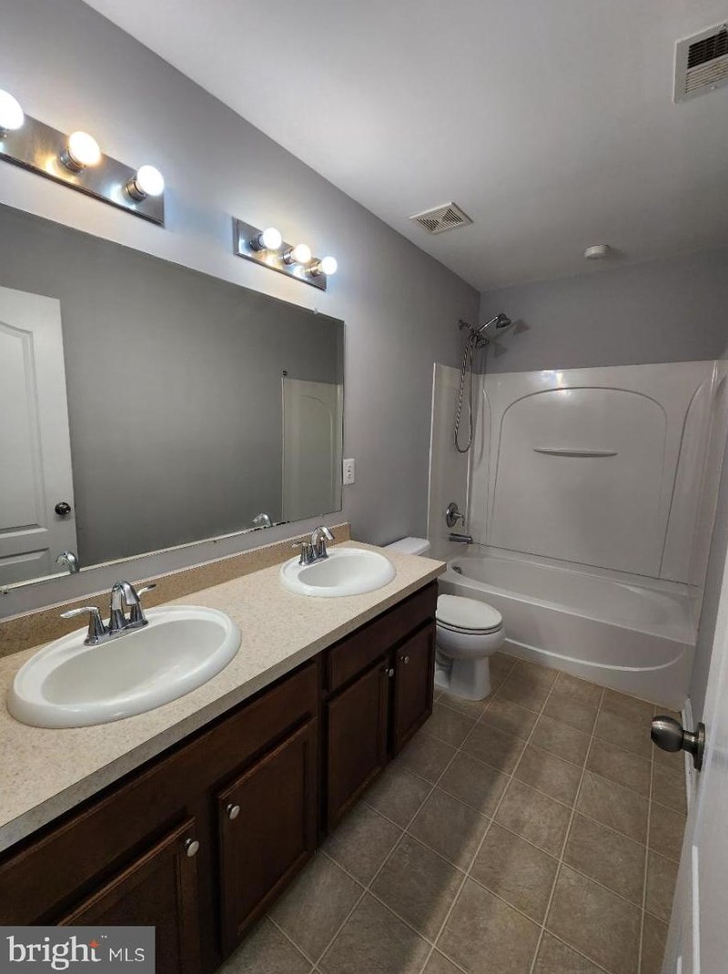 11709 Palm Desert Pl, Waldorf MD  20602-5100 exterior