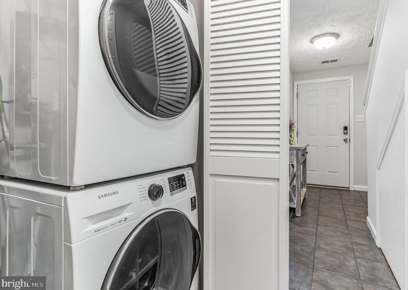 1572 Pin Oak Dr, Waldorf MD  20601-3587 exterior