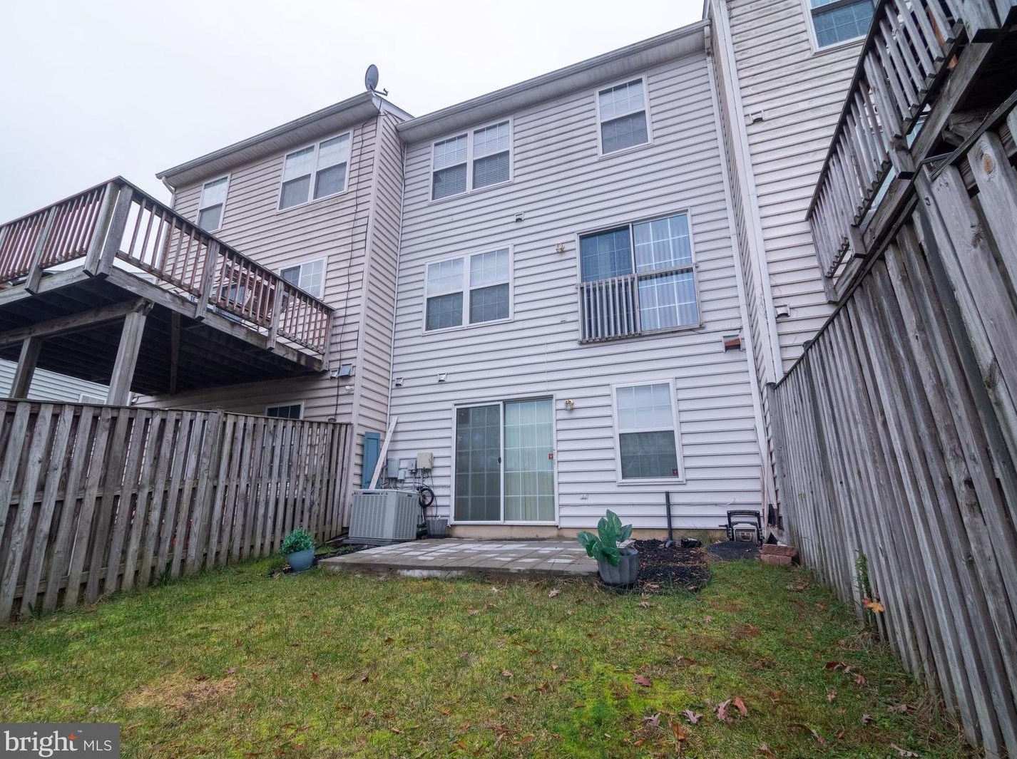 2521 Enterprise Pl, Waldorf MD  20601-4952 exterior