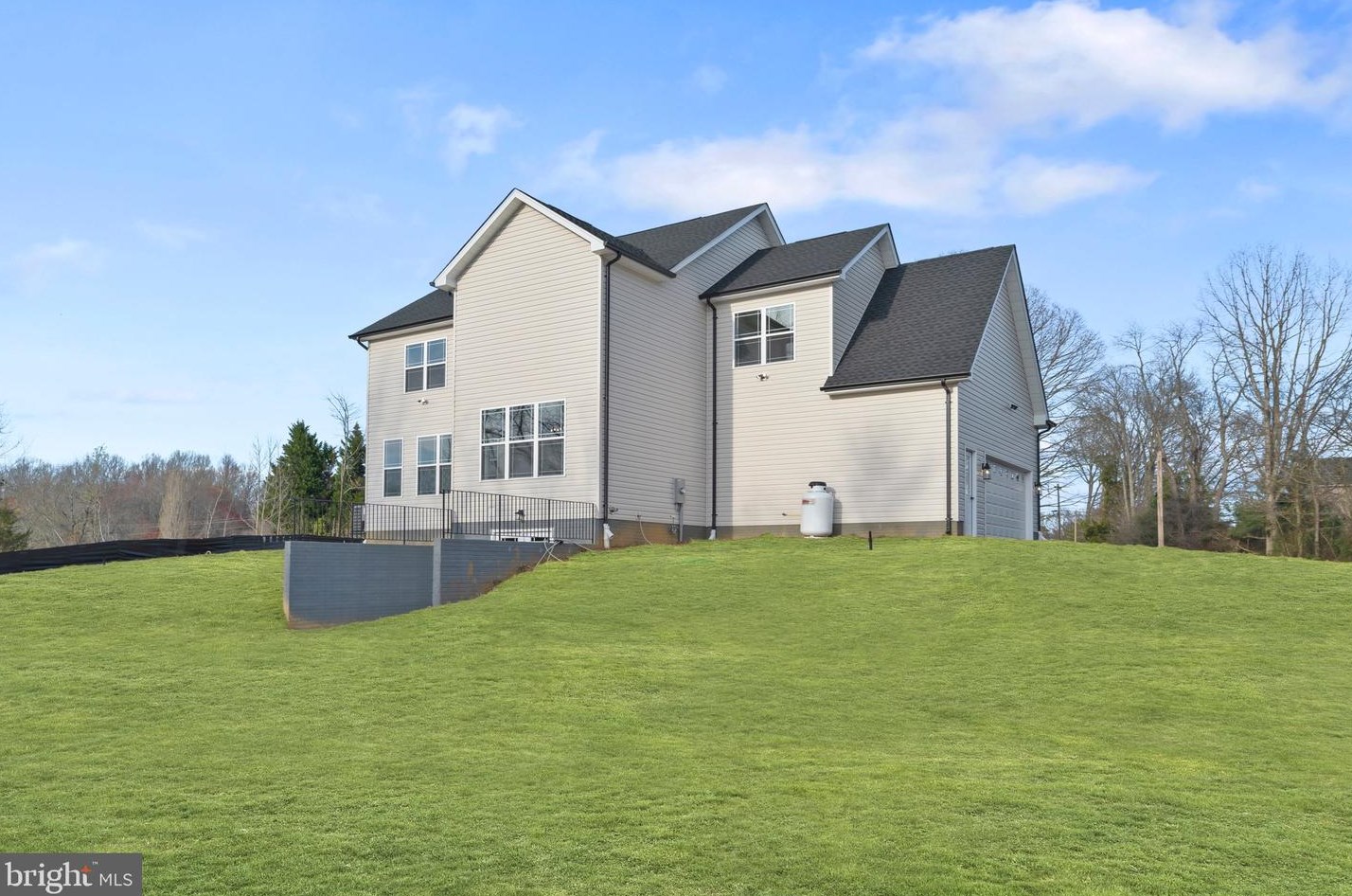 12831 Grosstown Rd, Hughesville MD  20637-2118 exterior