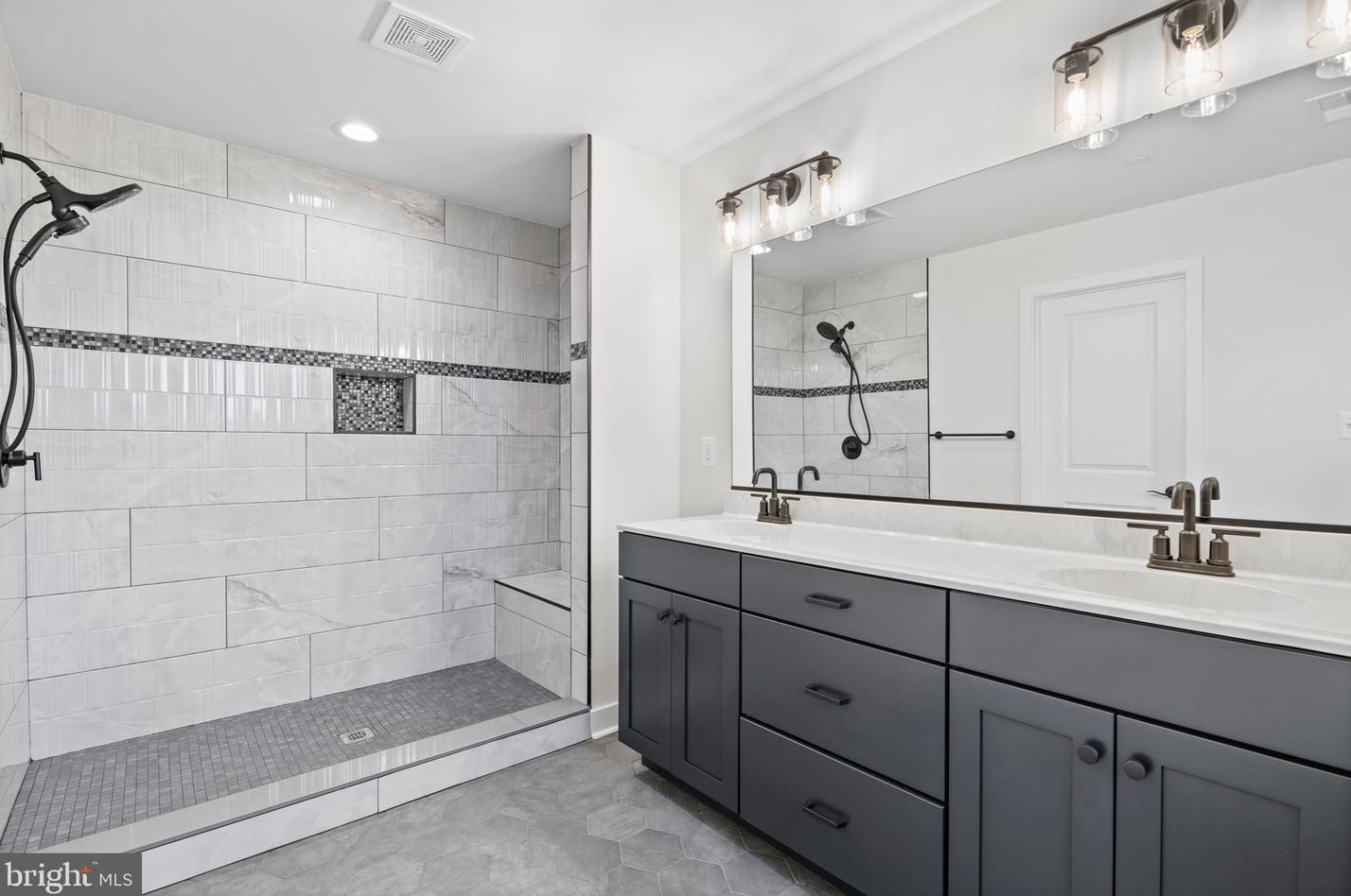 12831 Grosstown Rd, Hughesville MD  20637-2118 exterior