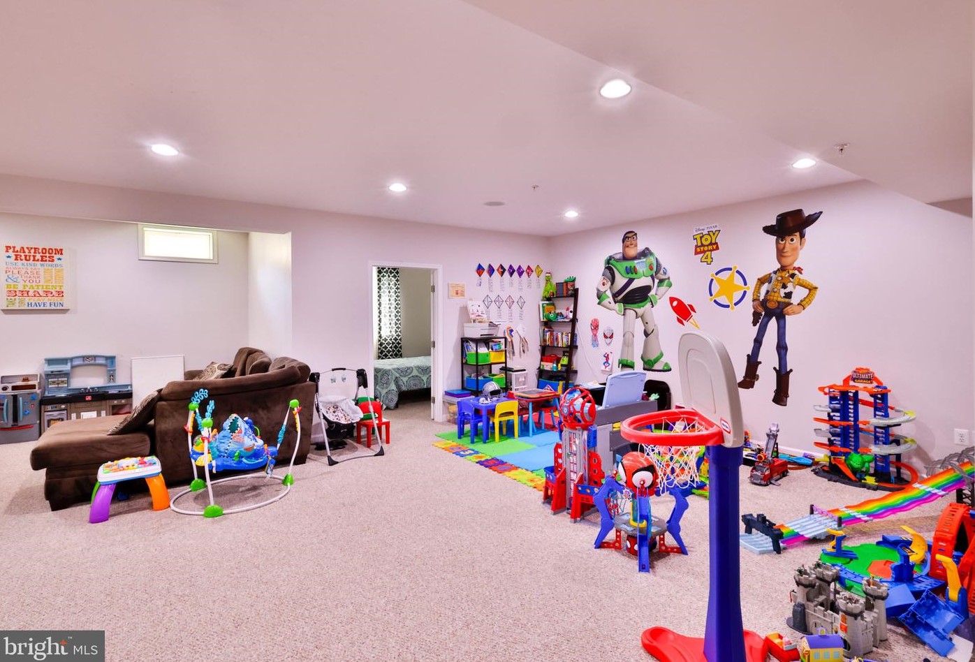 10490 Sugarberry St, Waldorf MD  20603-5715 exterior