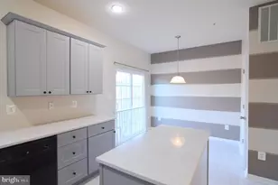 11696 Palm Desert Pl, Waldorf, MD 20602 - Photo 9