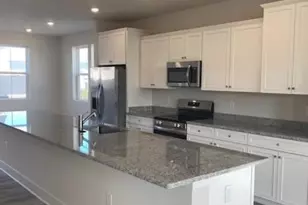 10572 Roundstone Ln Ln, White Plains, MD 20695 - Photo 5