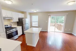 10611 Riva Pl, White Plains, MD 20695 - Photo 23