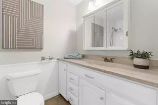 3902 Newman Ct, Waldorf, MD 20602 - Photo 9