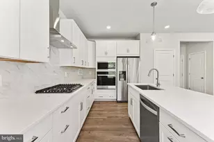 9898 Selkie Ln, Waldorf, MD 20601 - Photo 11