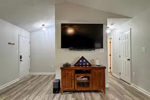 7124 Juliette Low Ln, Hughesville, MD 20637 - Photo 11