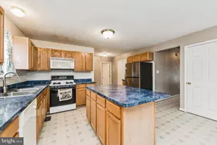 2264 Rolling Meadows St, Waldorf, MD 20601 - Photo 11