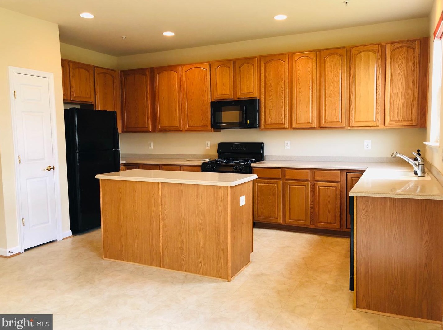 4652 Scottsdale Pl, Waldorf MD  20602-4163 exterior