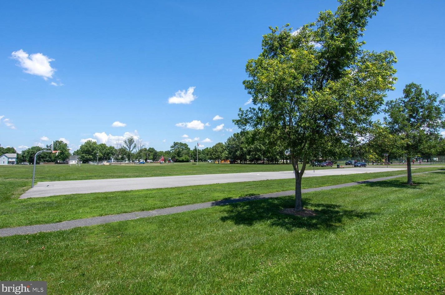 305 Maryland Ave, Ridgely MD  21660-2104 exterior