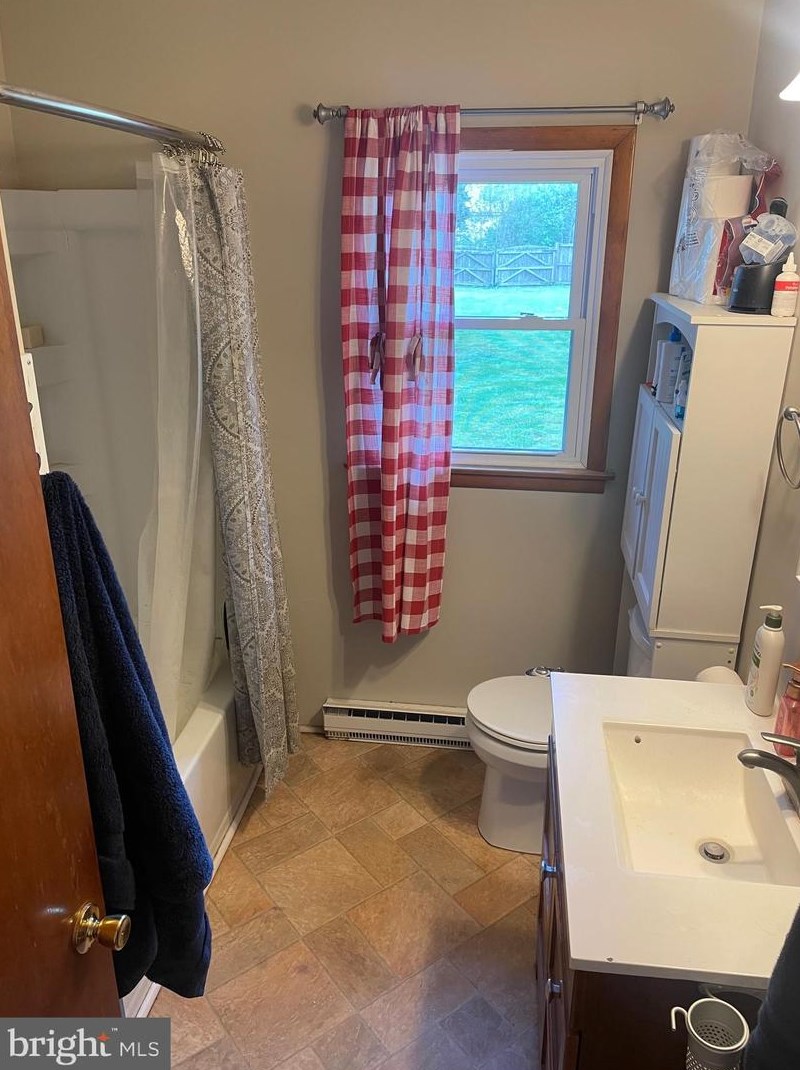 406 Maple Ave, Ridgely MD  21660-1907 exterior