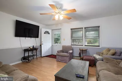 218 E Sunset Avenue, Greensboro, MD 21639 - Photo 3