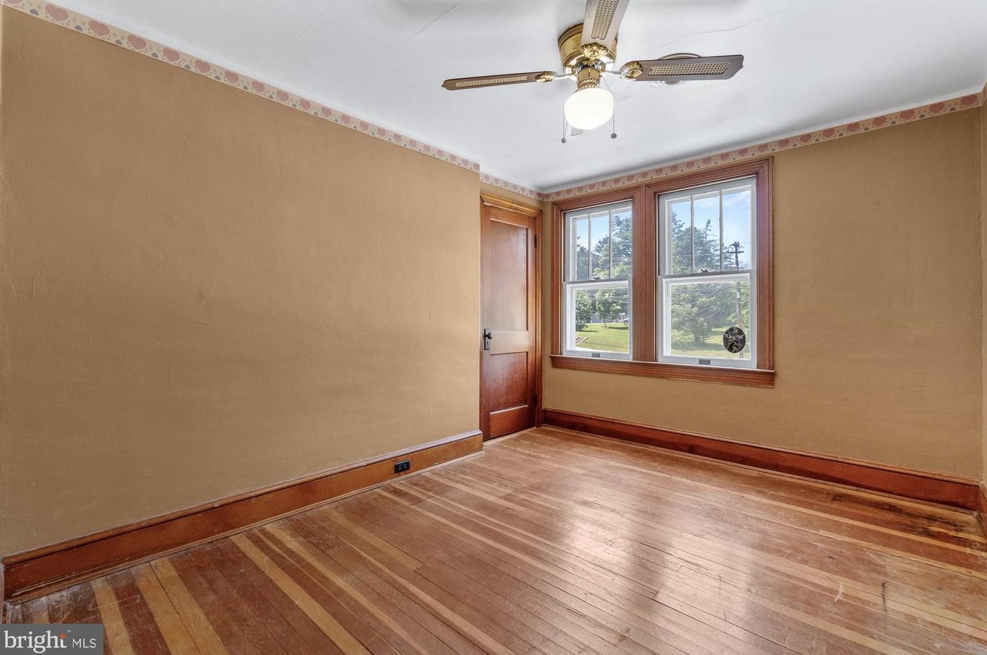 303 Park Ave, Mount Airy MD  21771-5470 exterior