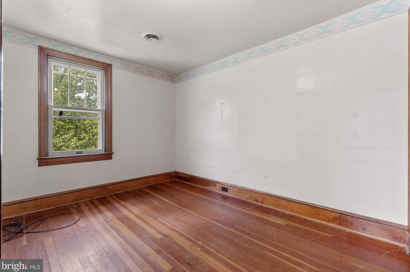 303 Park Ave, Mount Airy MD  21771-5470 exterior