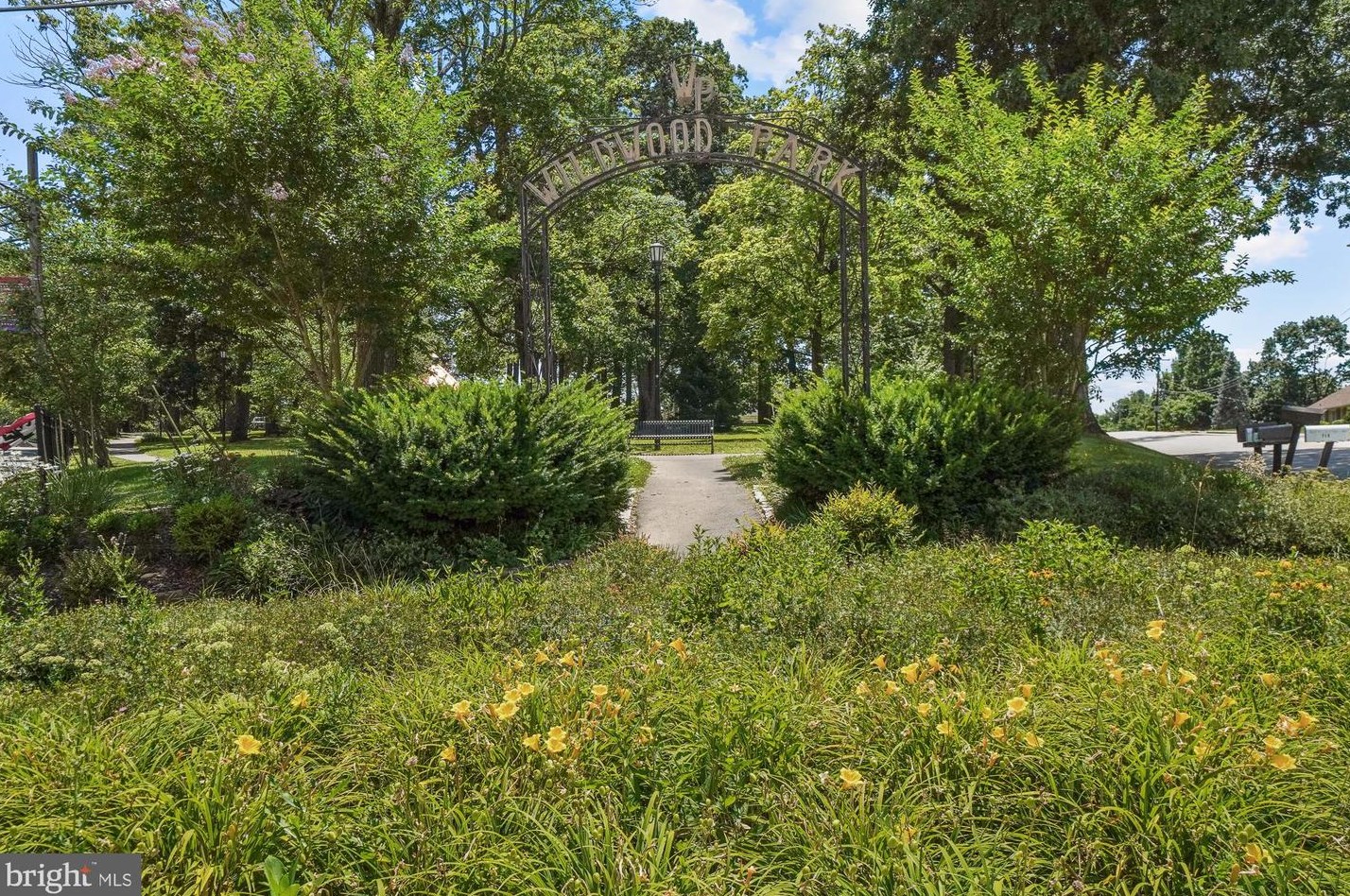 303 Park Ave, Mount Airy MD  21771-5470 exterior