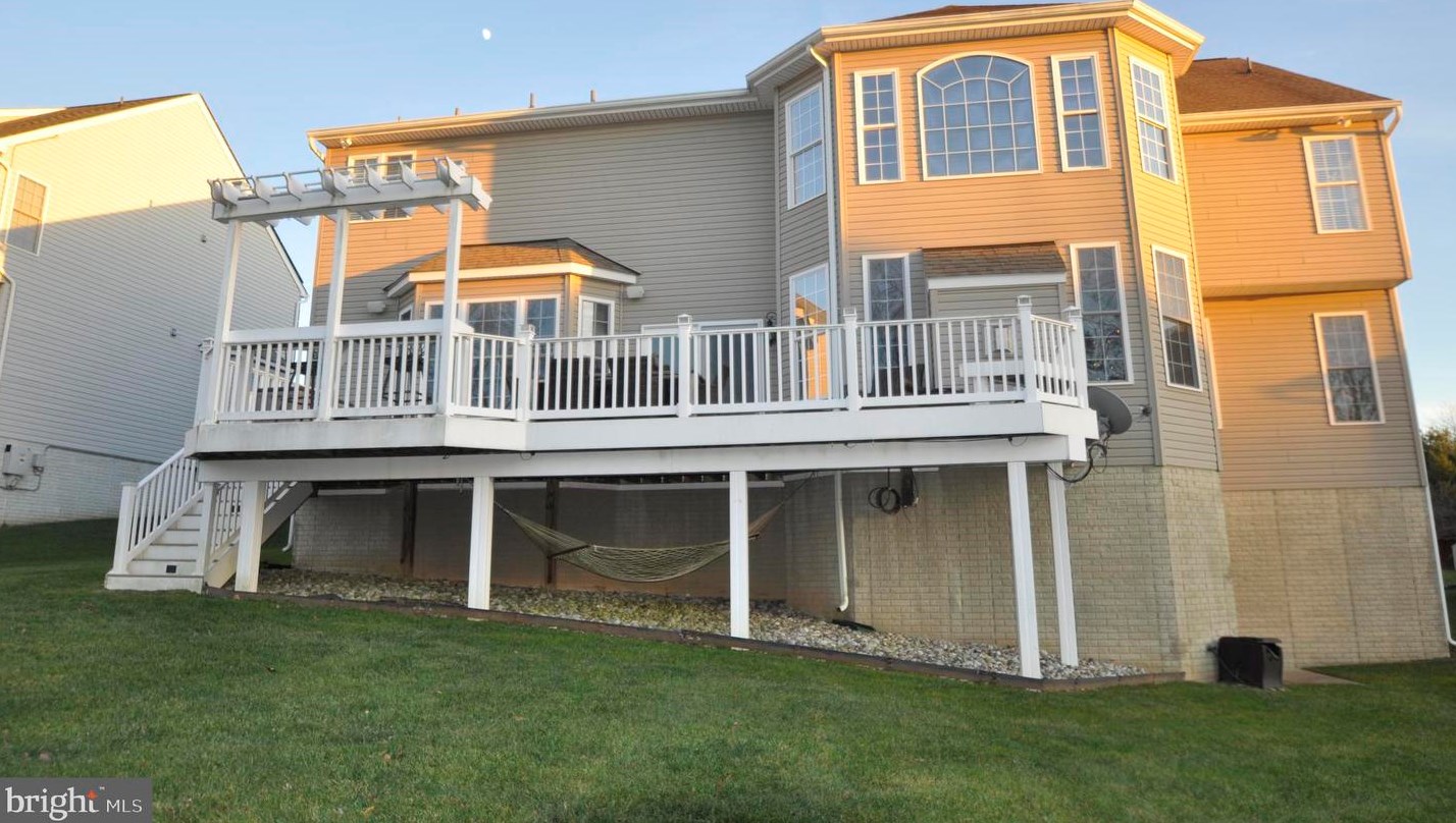 304 Saddleback Trl, Mount Airy MD 21771-4063 exterior