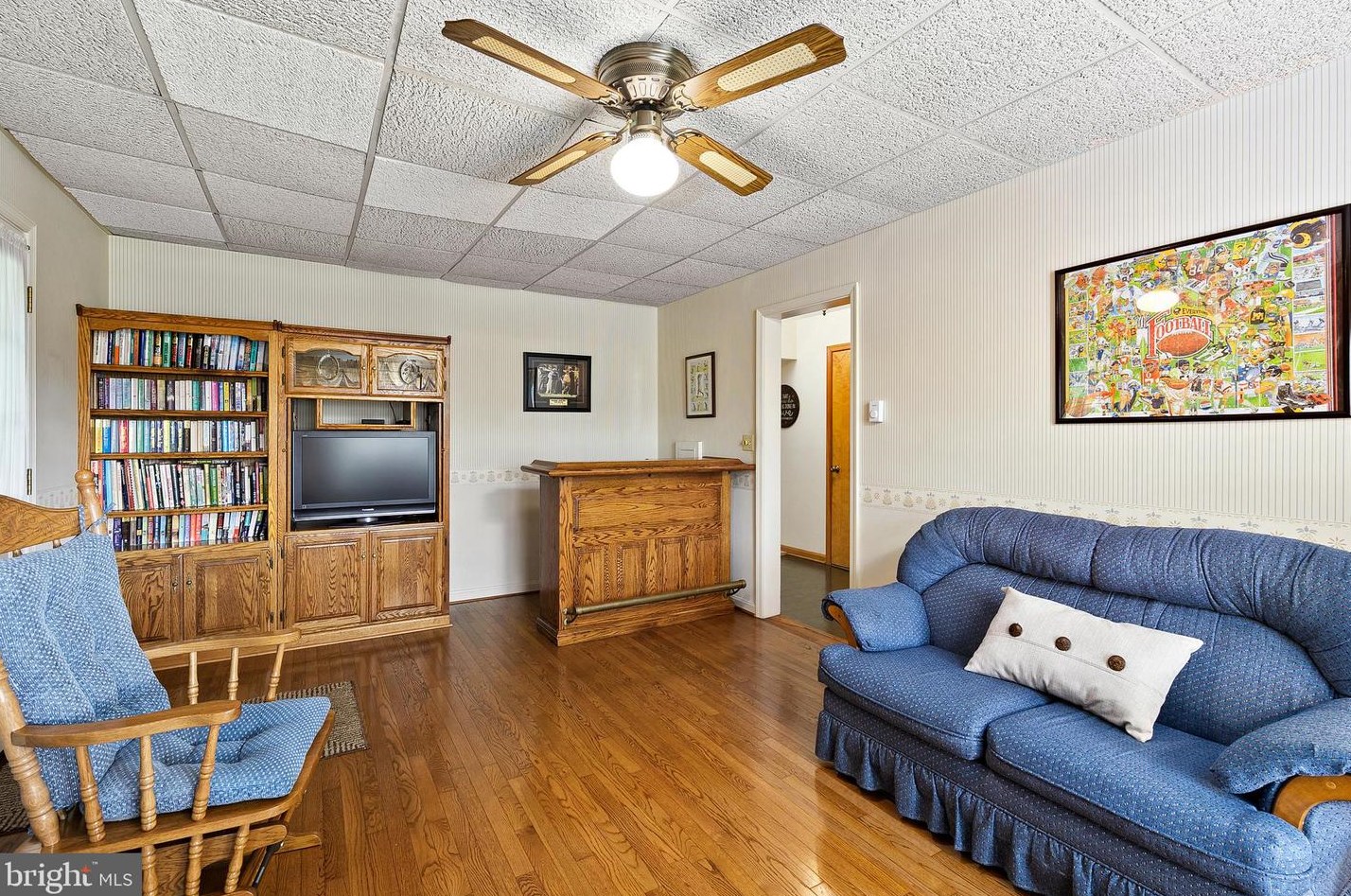 6111 Cabbage Spring Rd, Mount Airy MD  21771-8004 exterior