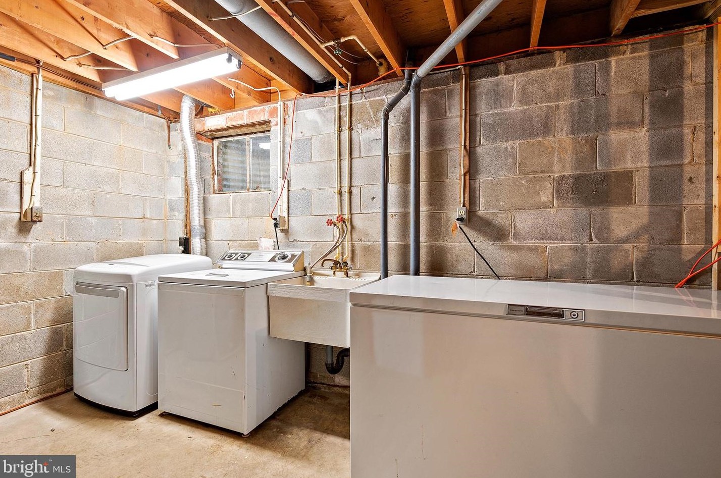 6111 Cabbage Spring Rd, Mount Airy MD  21771-8004 exterior