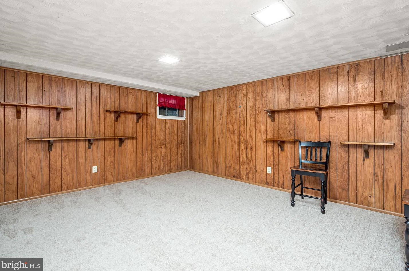 6111 Cabbage Spring Rd, Mount Airy MD  21771-8004 exterior