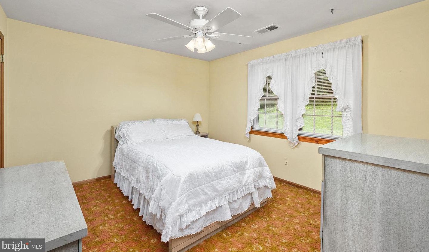 6111 Cabbage Spring Rd, Mount Airy MD  21771-8004 exterior