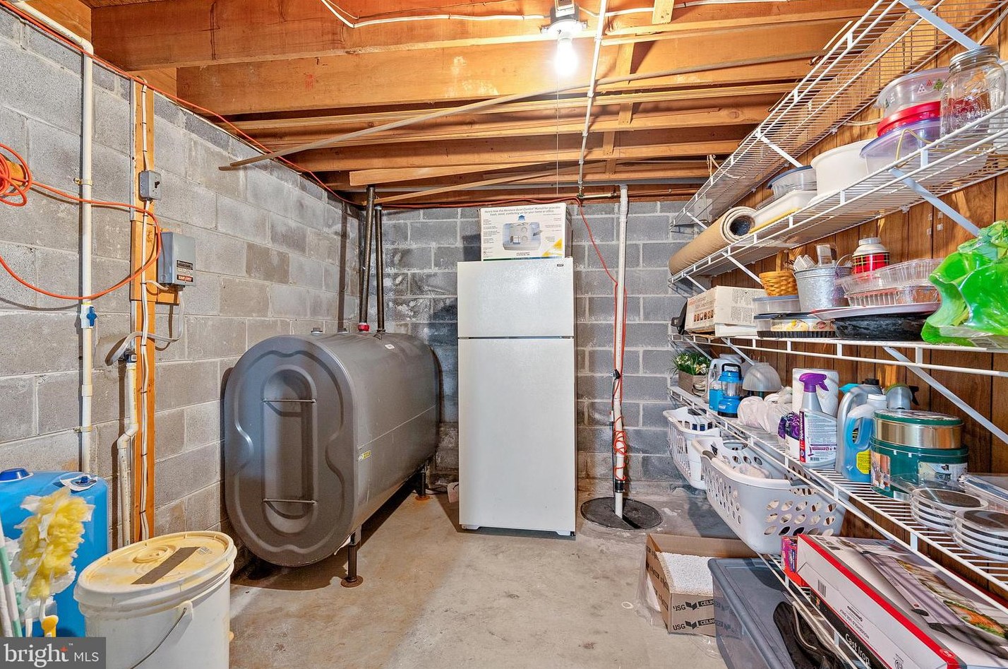 6111 Cabbage Spring Rd, Mount Airy MD  21771-8004 exterior