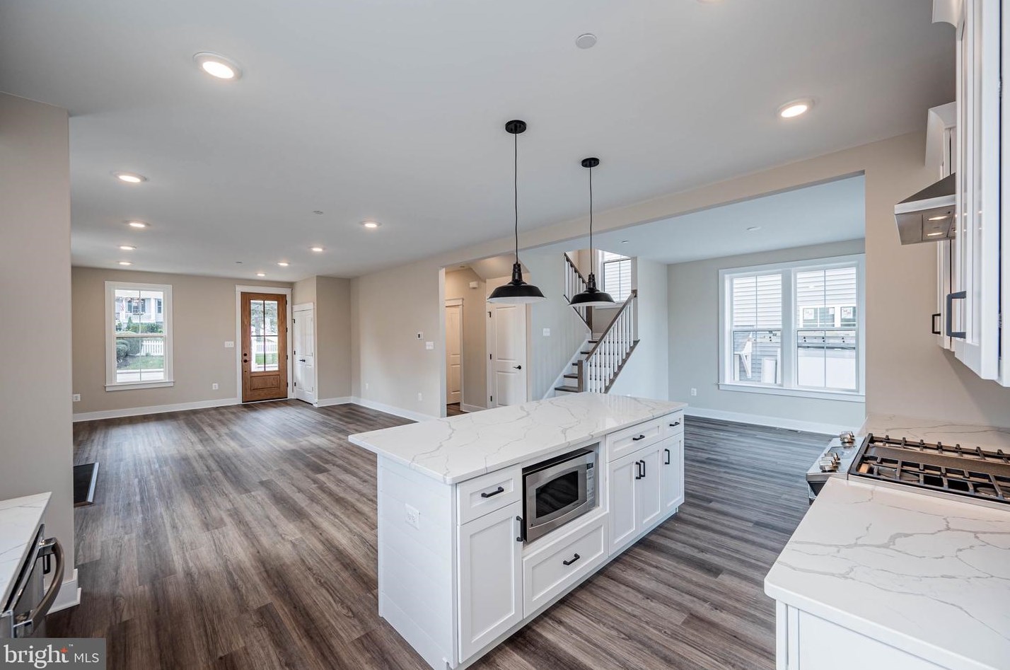 301 Park Ave, Mount Airy MD 21771-5424 exterior