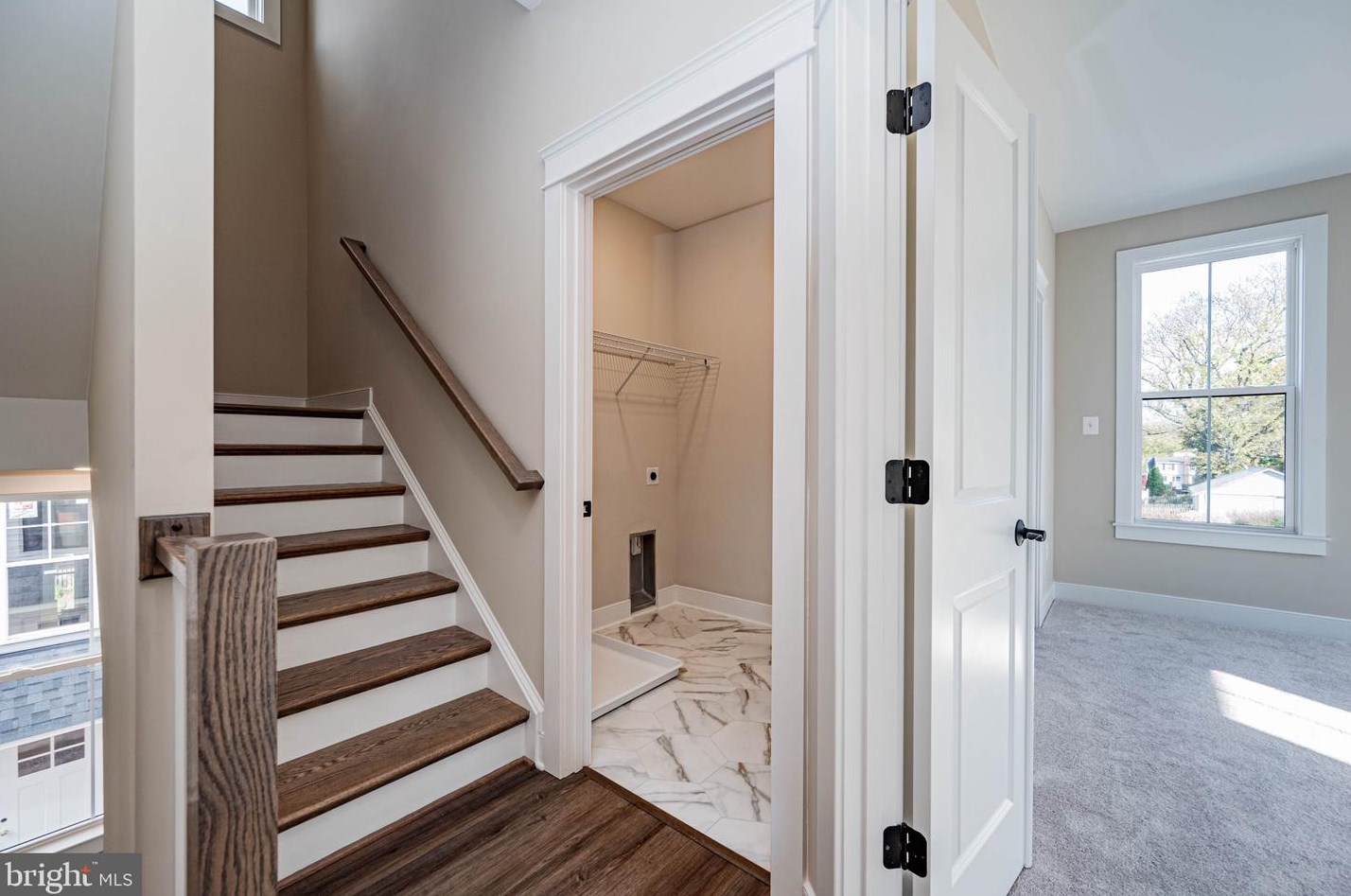 301 Park Ave, Mount Airy MD 21771-5424 exterior