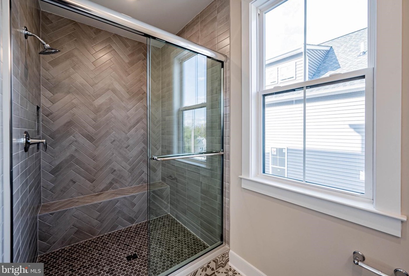 301 Park Ave, Mount Airy MD 21771-5424 exterior