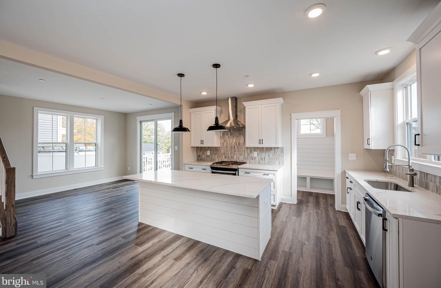 301 Park Ave, Mount Airy MD 21771-5424 exterior