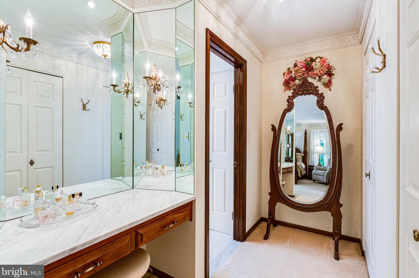 5089 Fleming Rd, Mount Airy MD 21771-8710 exterior