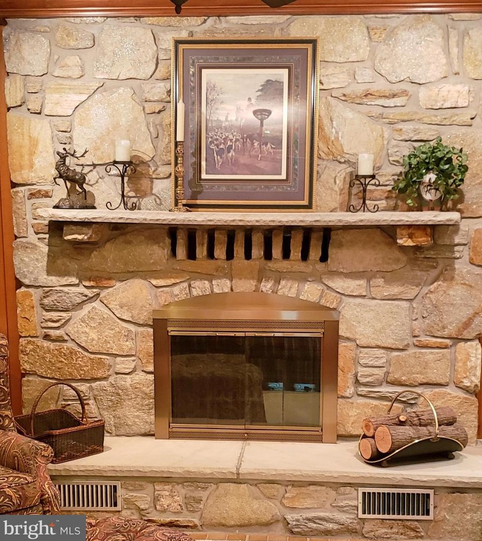 5089 Fleming Rd, Mount Airy MD 21771-8710 exterior