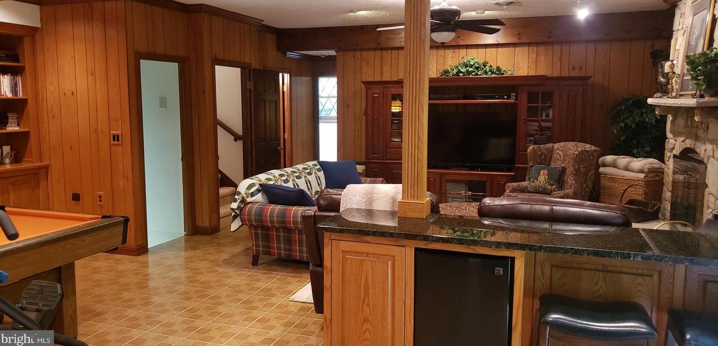 5089 Fleming Rd, Mount Airy MD 21771-8710 exterior