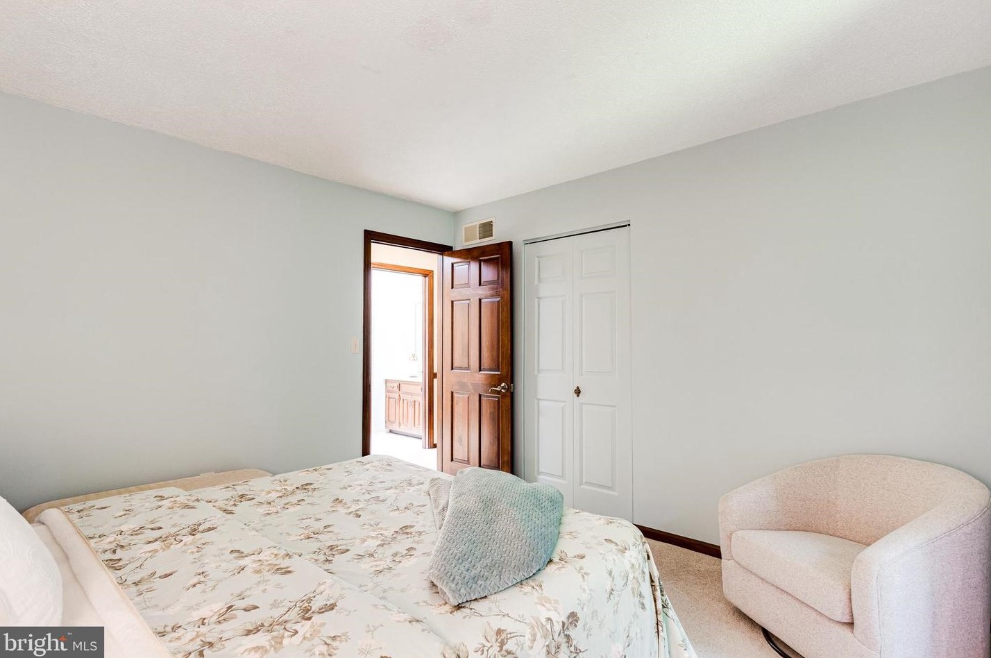 5089 Fleming Rd, Mount Airy MD 21771-8710 exterior